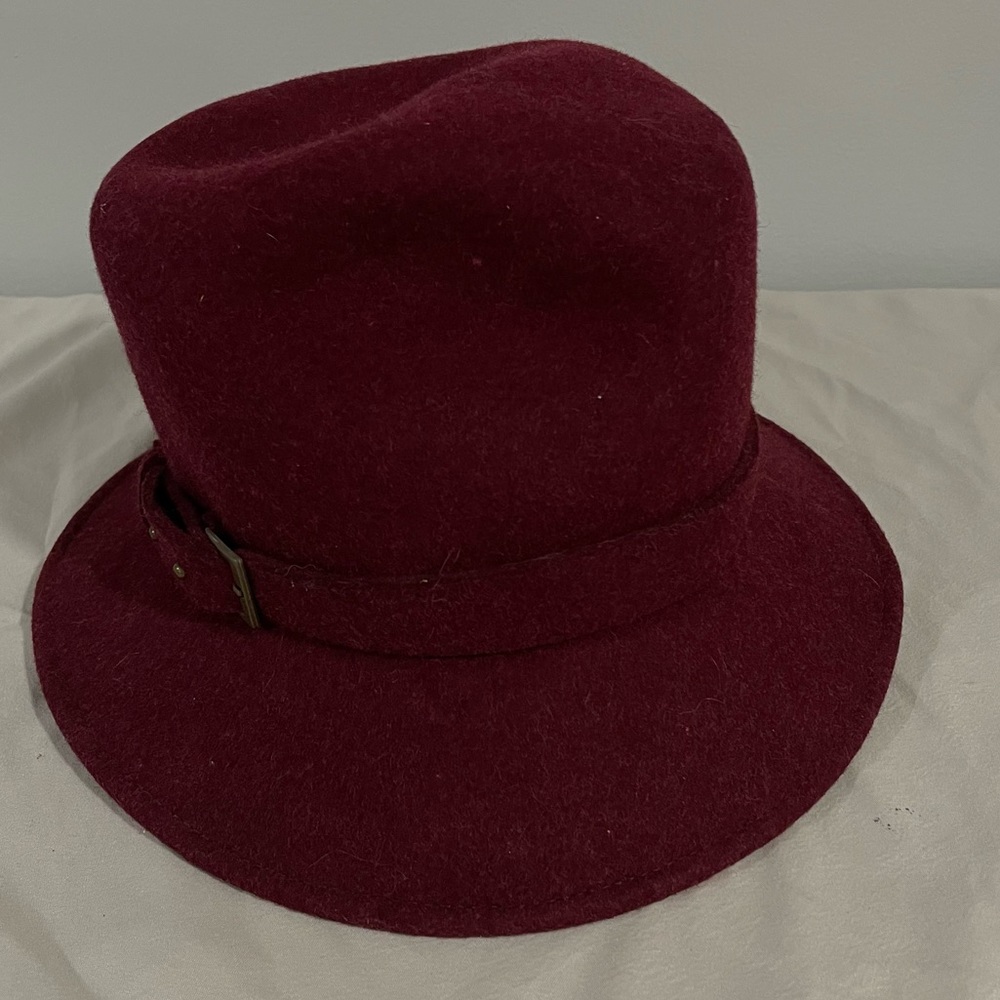 Women’s Betmar New York Maroon Burgundy Wool Hat